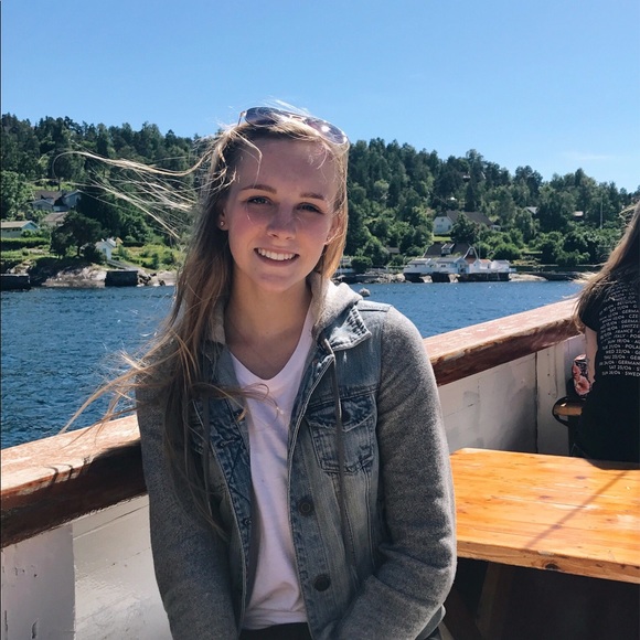 Meet your Posher, Natalie - Picture 1 of 1